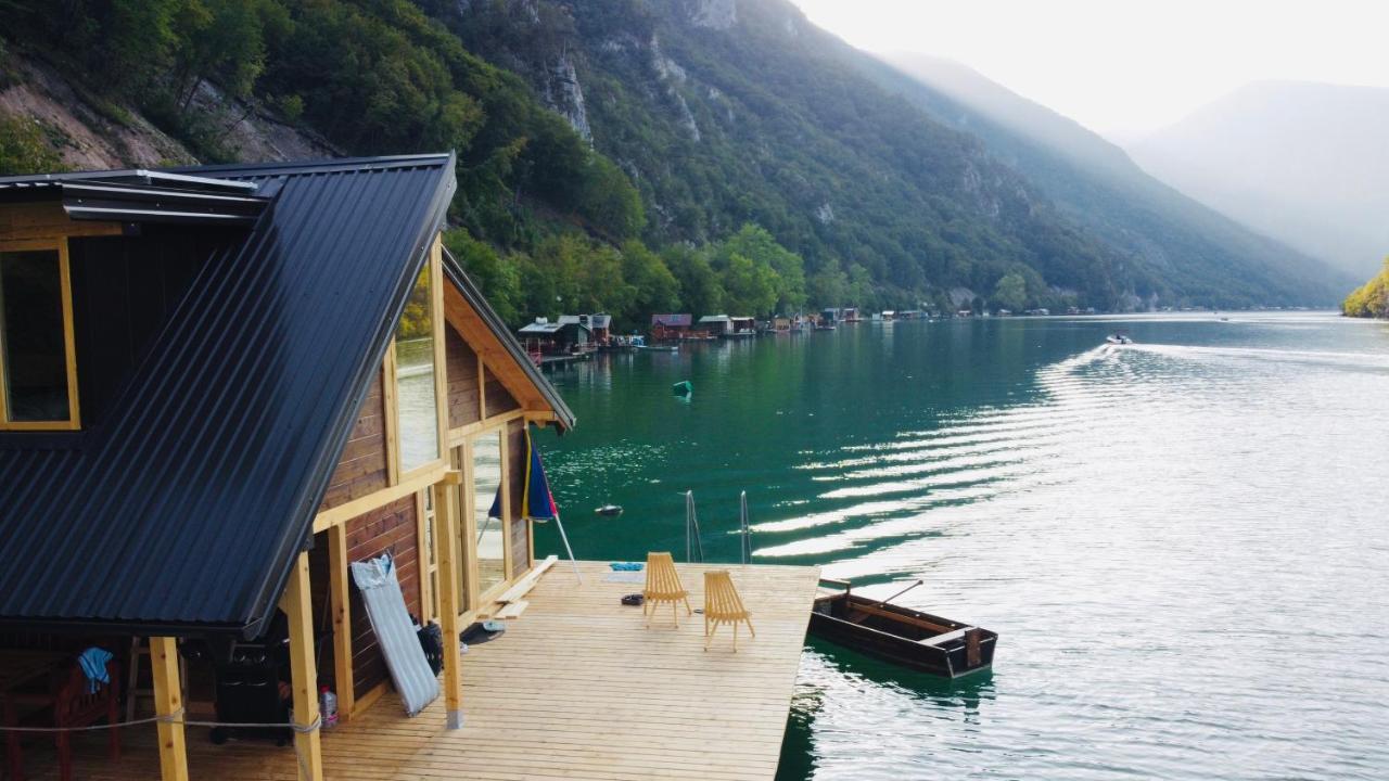 Lake House Perucac Rastiste Eksteriør billede
